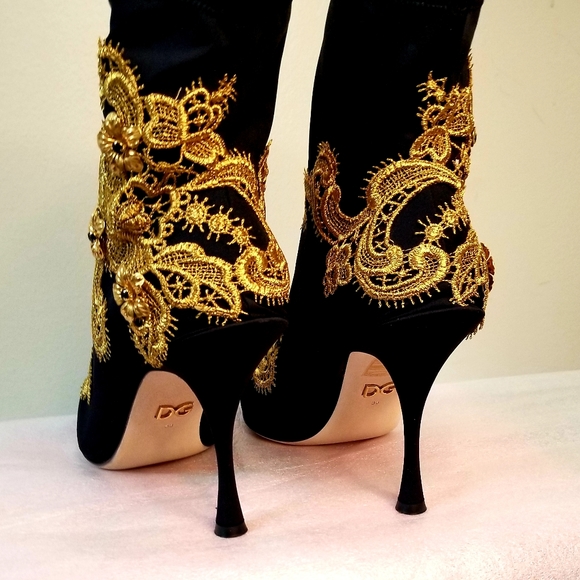 NWT DOLCE & GABBANA 3D embroidered ankle boots sz 38 - Picture 2 of 7